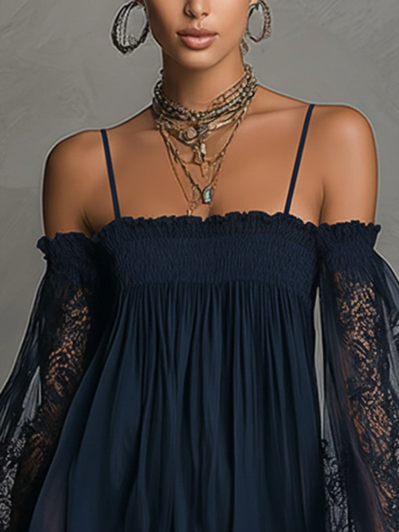 Lissée Paris™ | Noémie | Robe courte en mousseline bleu marine à épaules dénudées et finitions dentelle