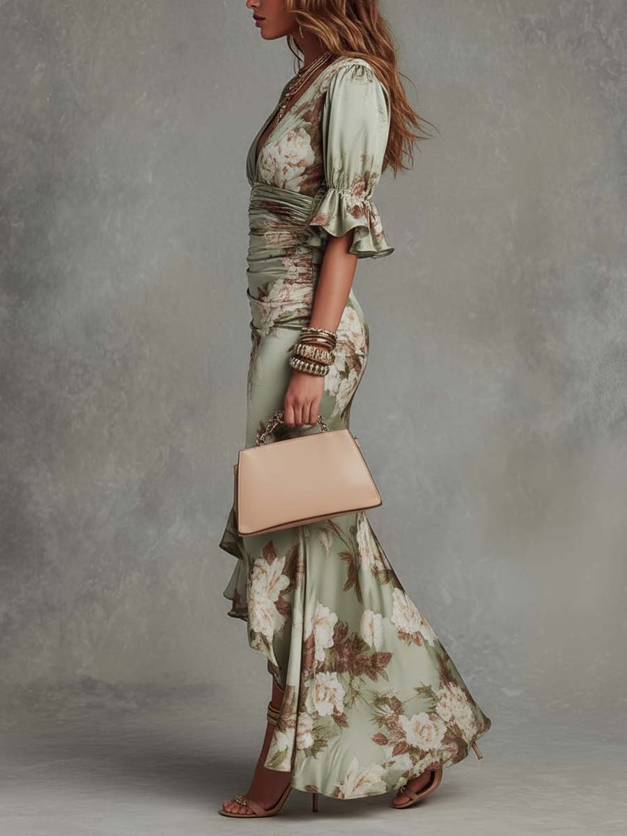 Lissée Paris™ | Anne | Robe longue asymétrique en satin vert à col en V, manches bouffantes et imprimé floral