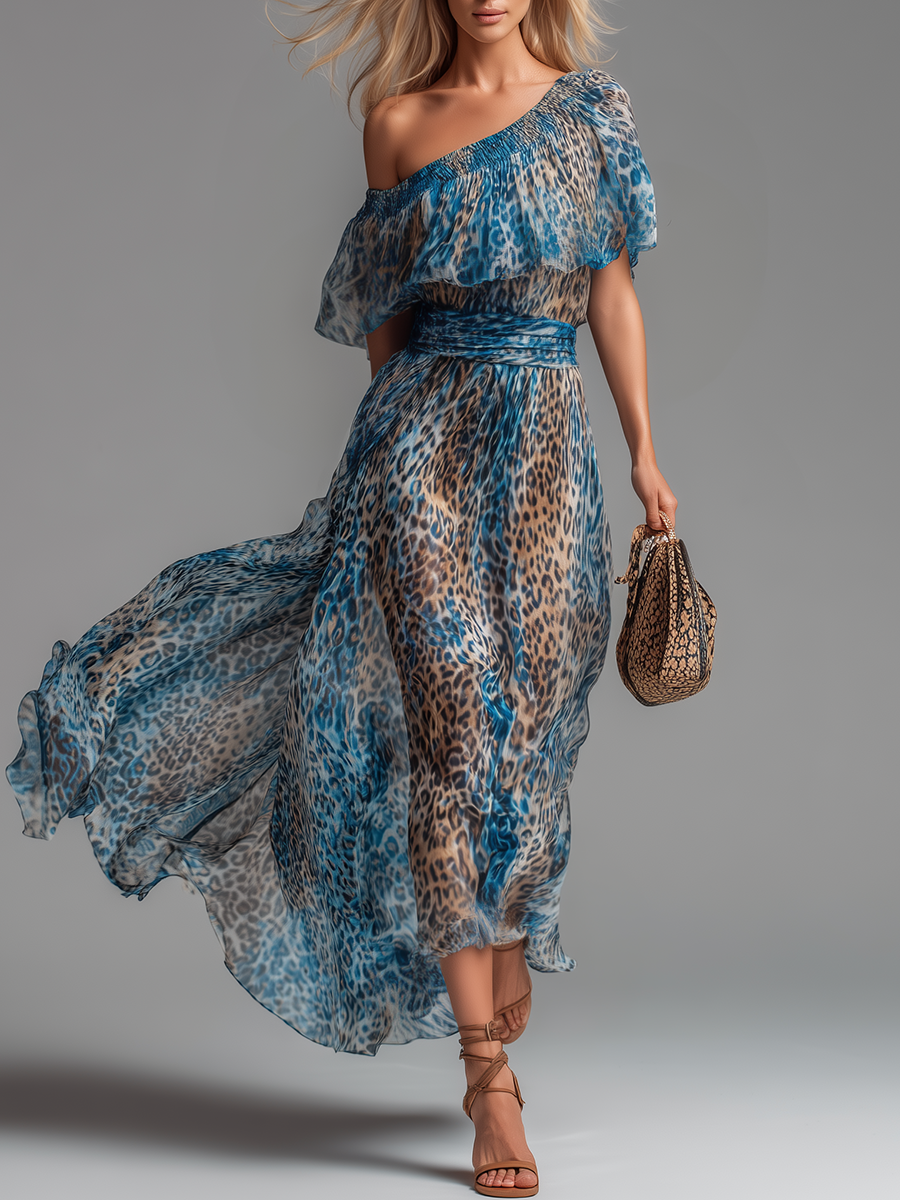 Lissée Paris™ | Sauvage | Robe longue en mousseline à imprimé léopard et épaules dénudées