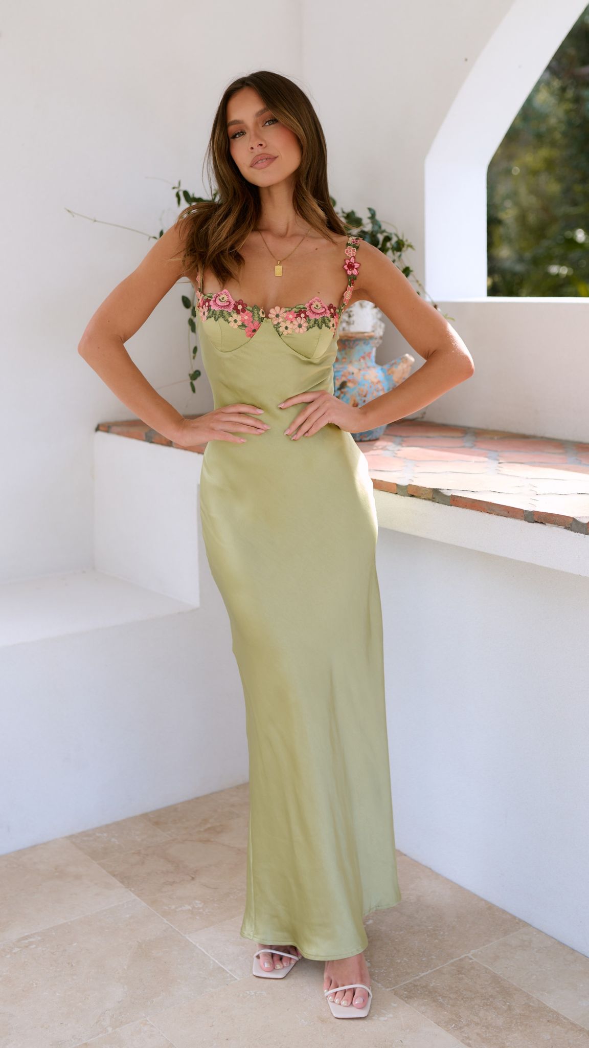 Lissée Paris™ | Robe Maxi avec Détails Floraux