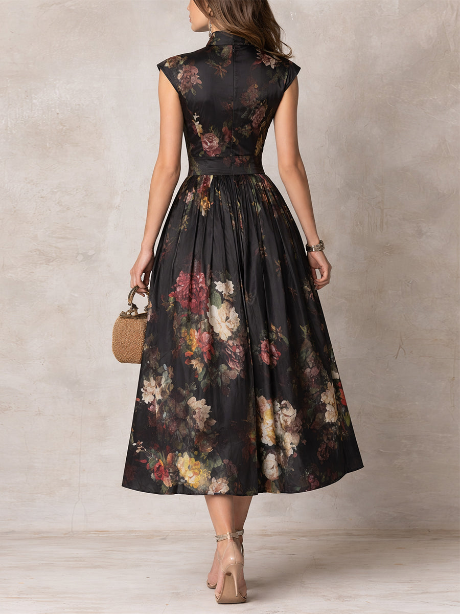 Lissée Paris™ | Amare | Robe midi en satin plissé noir à imprimé floral et encolure goutte d'eau