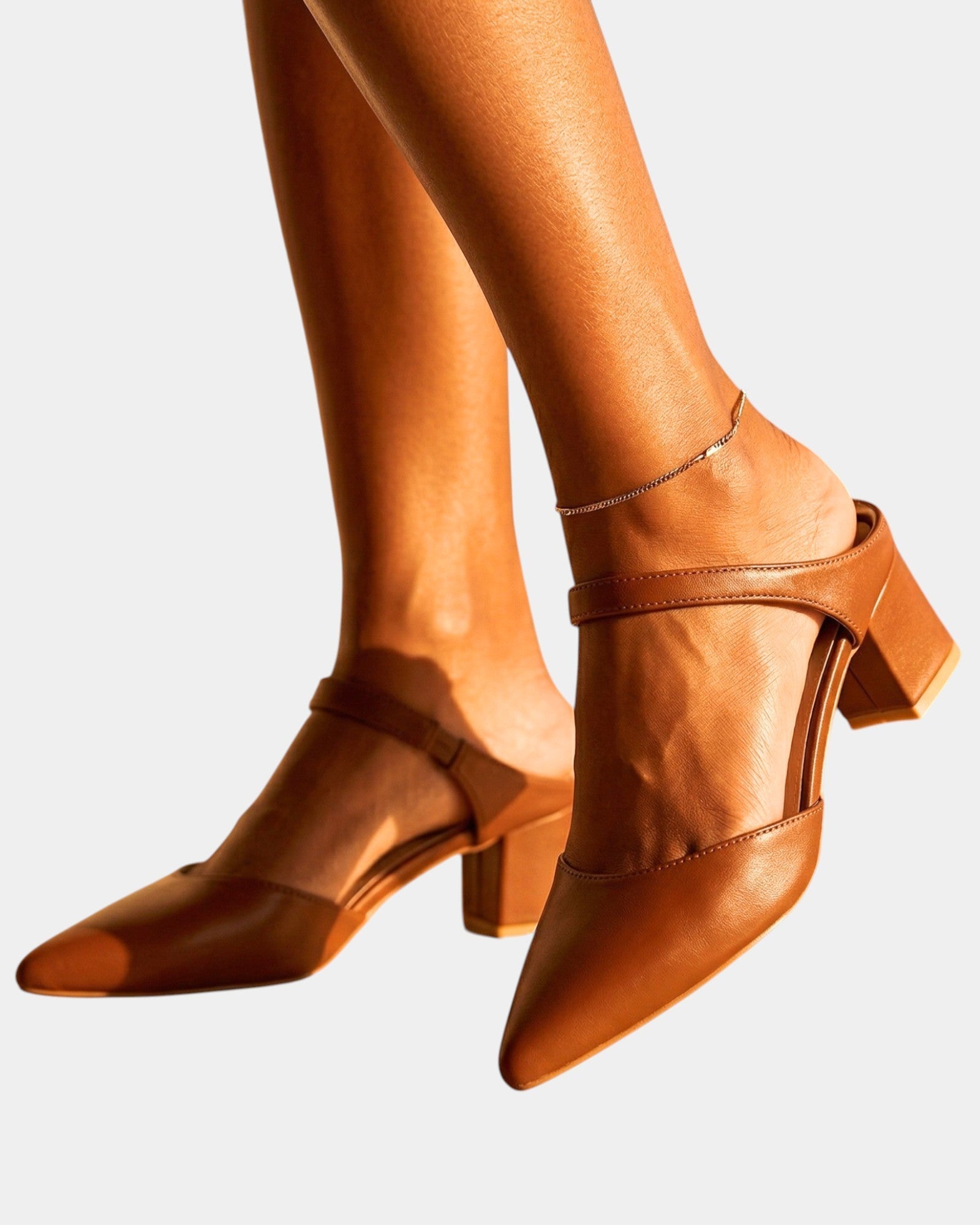 Lissée Paris™ | Vénérance | Escarpins à bride arrière à talons