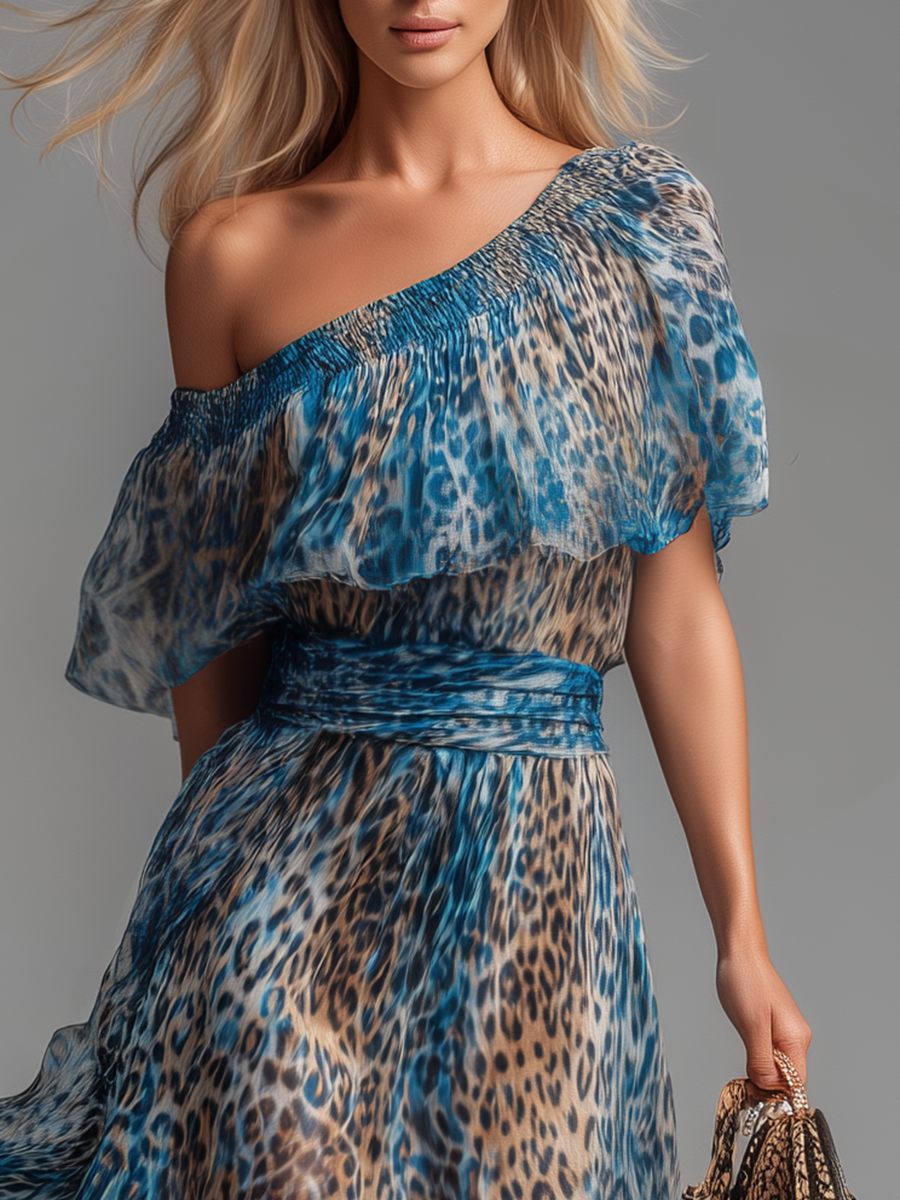 Lissée Paris™ | Sauvage | Robe longue en mousseline à imprimé léopard et épaules dénudées